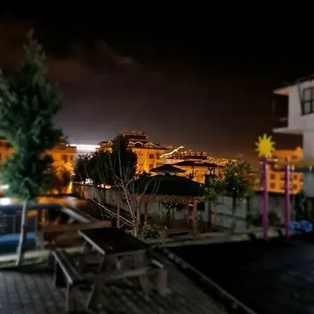 Bueyuekhabahce Foothill On The Turkish Med * Αλάνια
